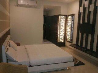 Meghdoot Hotel & Resort Ujjain Oda fotoğraf