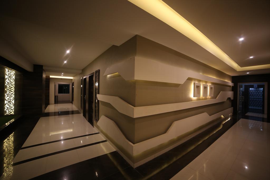 Meghdoot Hotel & Resort Ujjain Dış mekan fotoğraf